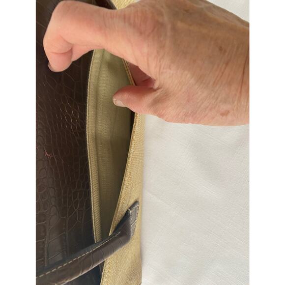 Tommy Hilfiger designer straw hand bag/shoulder bag. Gently used. - Picture 8 of 10